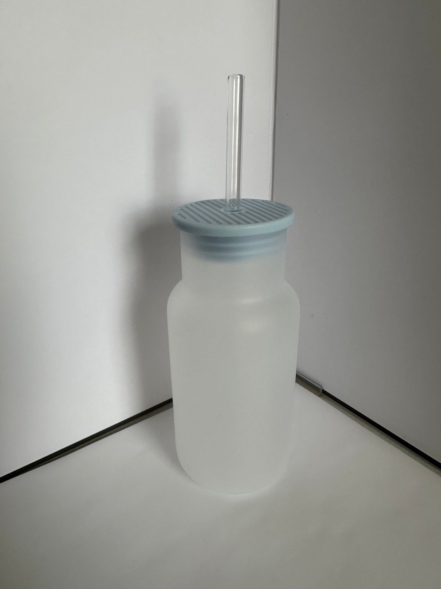 18oz blue frosted milk containers